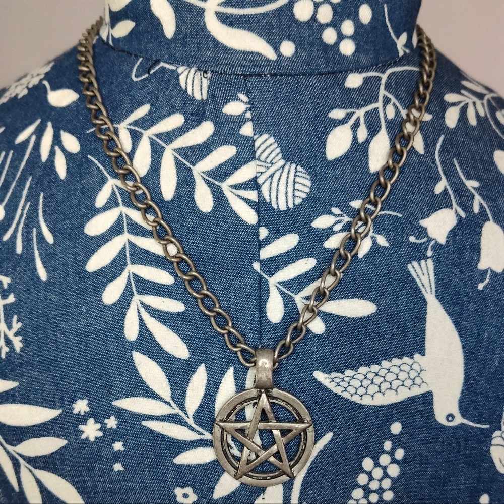 Pentagram Pendant Necklace